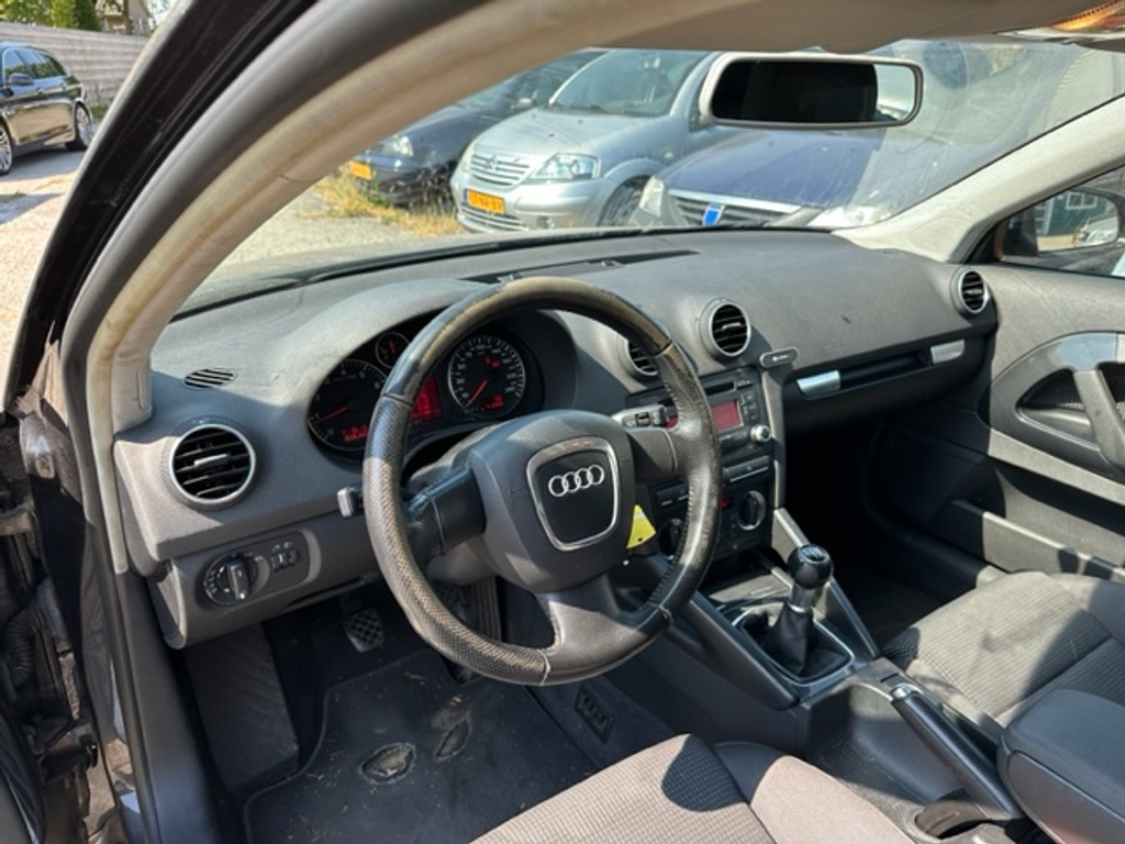 34396534-4.jpg