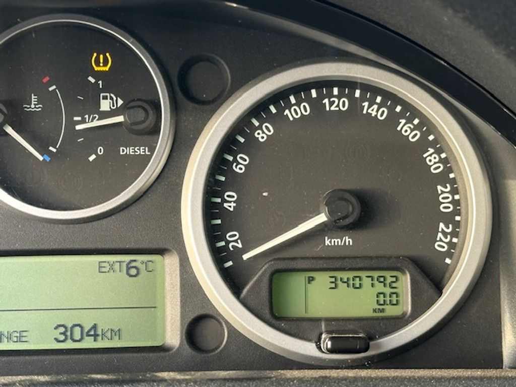 41689509-6.jpg