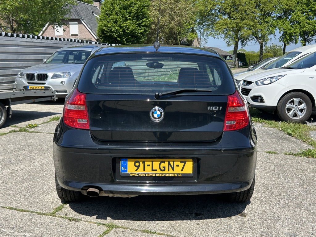 44789853-9.jpg