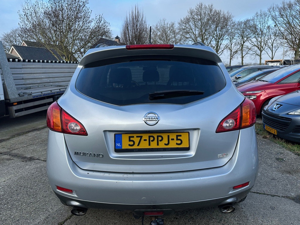 50992028-9.jpg