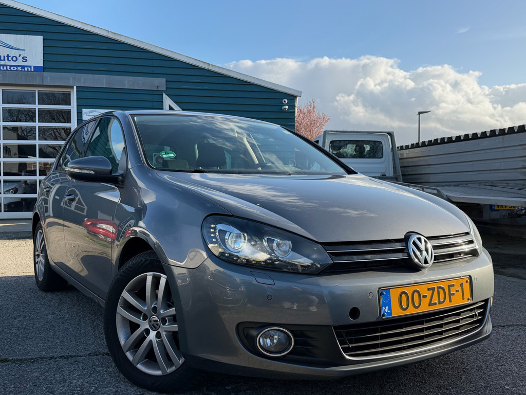 52095672-2.jpg
