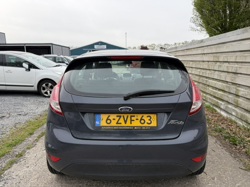 52786476-9.jpg